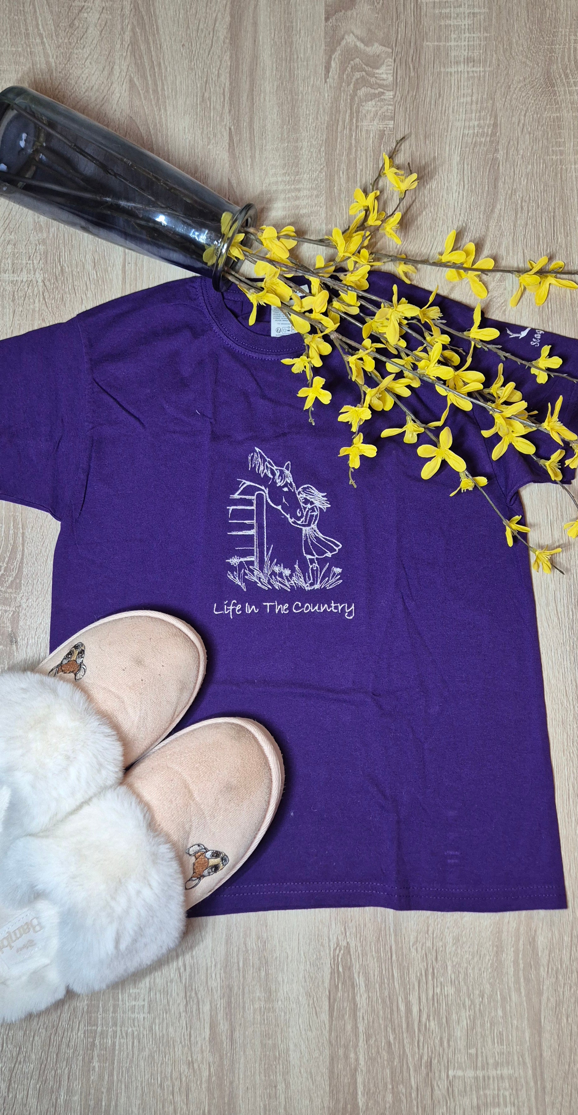 Purple t-shirt with horse and girl embroidery in white