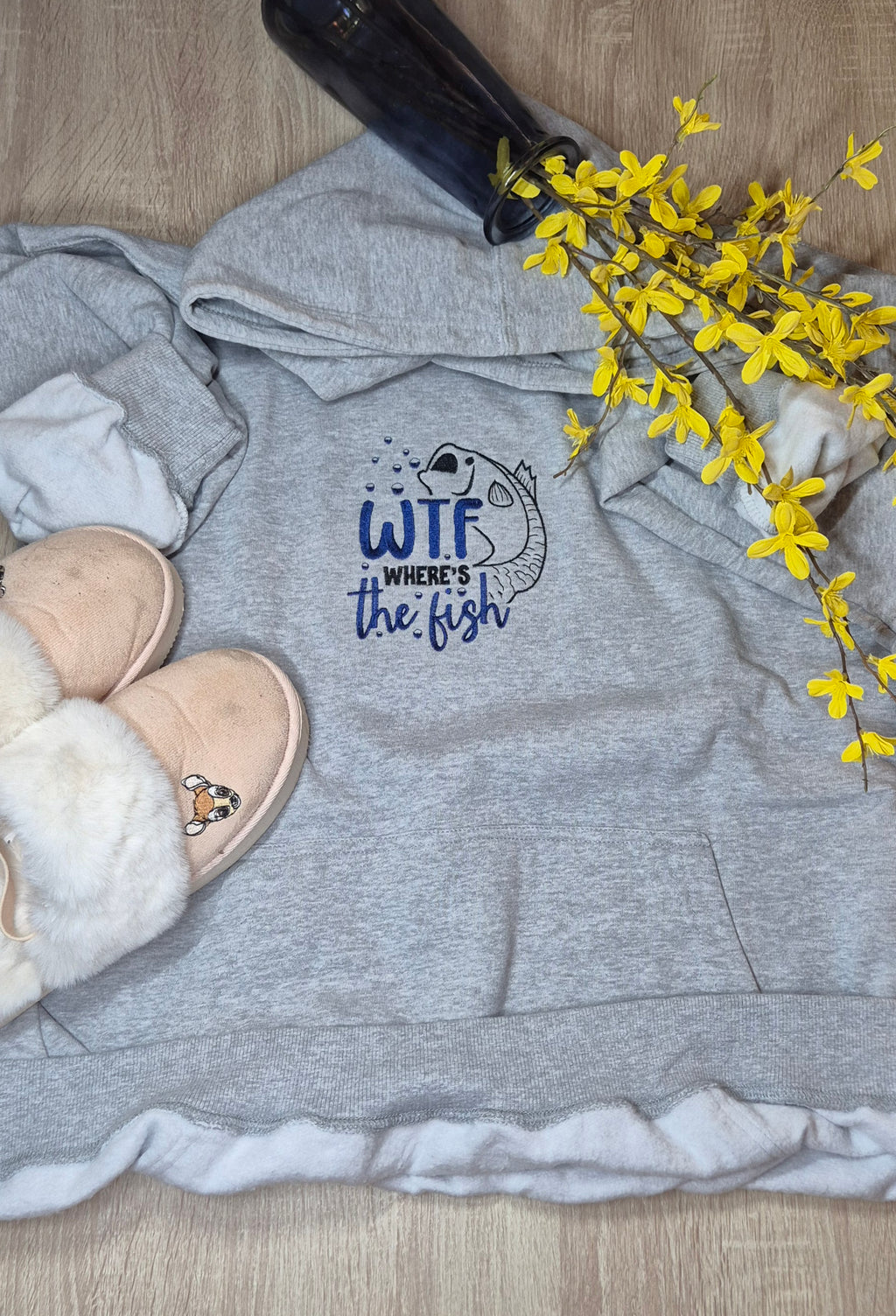 Grey sweatshirt with Fish slogan